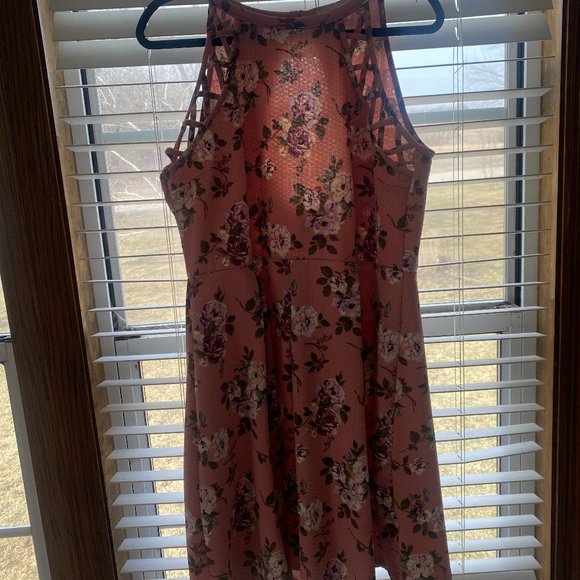 Rewind Floral Halter-Top Dress - Picture 1 of 1